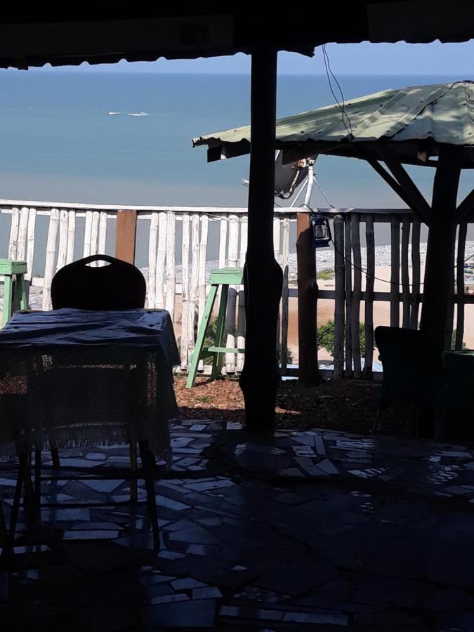 Abuesi Beach Resort セコンディ・タコラディ エクステリア 写真