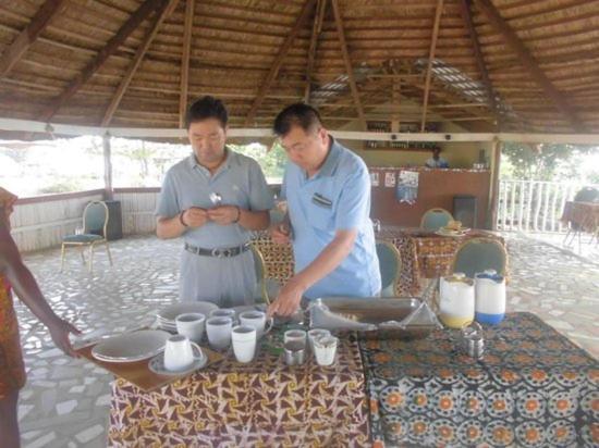 Abuesi Beach Resort セコンディ・タコラディ エクステリア 写真